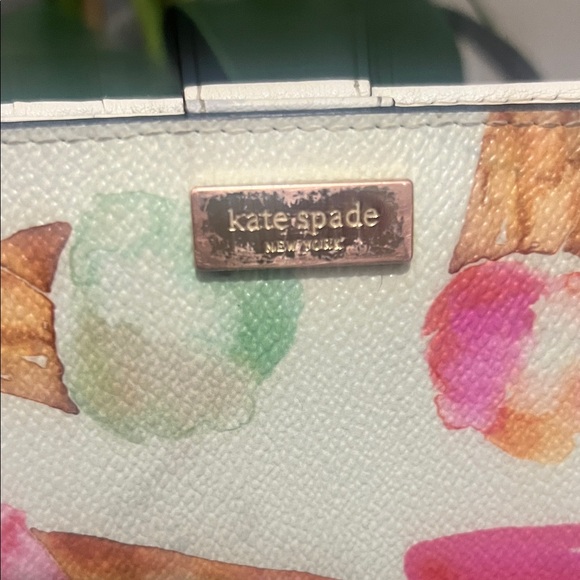 Kate Spade 🌺 HOST PICK 🌺 Ice Cream Print Wallet - White and Pink | GUC - Picture 3 of 7